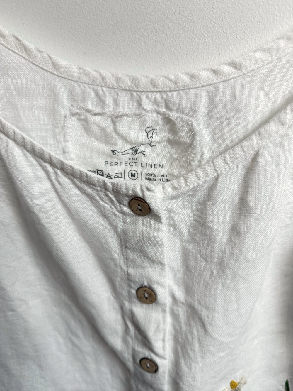 NotPerfectLinen Hand-Embroidered Sorrento | M - Picture 3 of 4